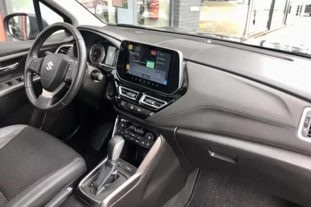 Suzuki S-Cross (2022) thumbnail 6