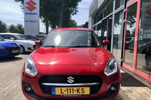 Suzuki Swift (2021) thumbnail 3