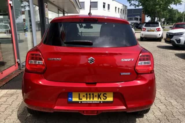 Suzuki Swift (2021) thumbnail 5