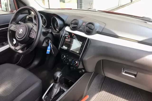 Suzuki Swift (2021) thumbnail 6