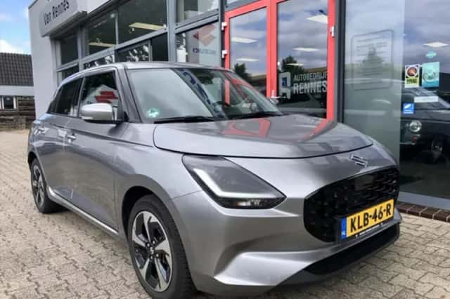 Suzuki Swift (2024) thumbnail 3