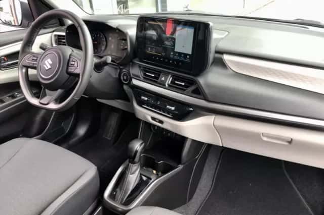 Suzuki Swift (2024) thumbnail 6