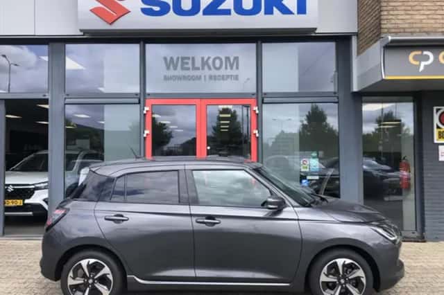 Suzuki Swift (2025) thumbnail 2