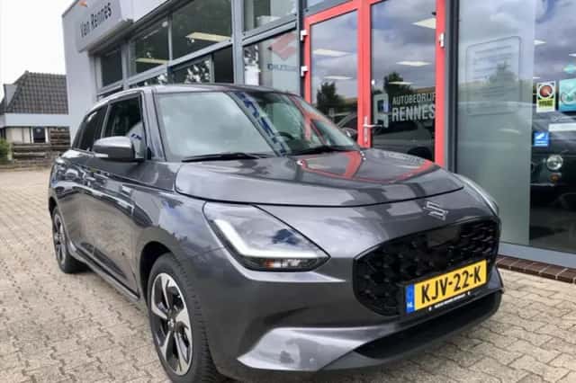 Suzuki Swift (2025) thumbnail 3
