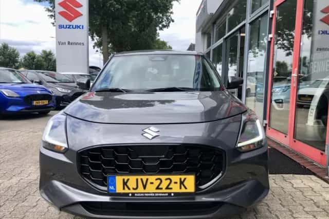 Suzuki Swift (2025) thumbnail 4