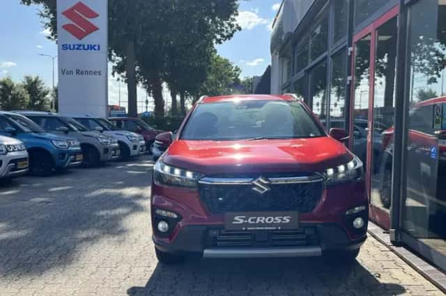 Suzuki S-Cross (2022) thumbnail 3
