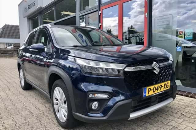 Suzuki S-Cross (2022) thumbnail 3