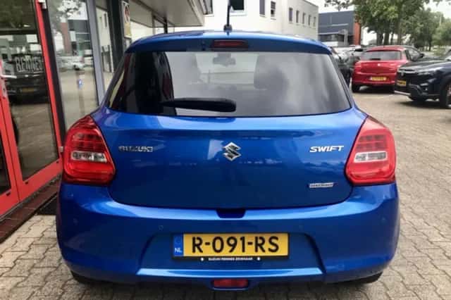 Suzuki Swift (2021) thumbnail 5