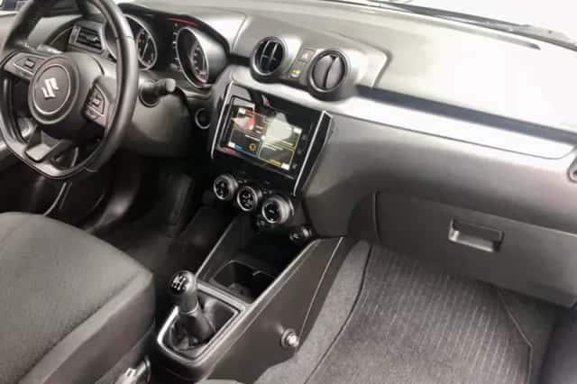 Suzuki Swift (2021) thumbnail 6