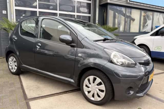 Toyota Aygo (2013) thumbnail 4
