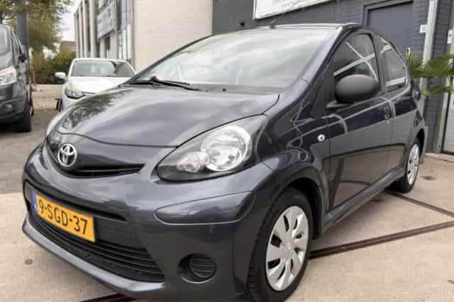 Toyota Aygo (2013) thumbnail 6