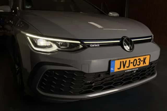 Volkswagen Golf (2020) thumbnail 2