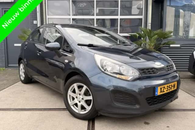 Kia Rio (2014) thumbnail 1