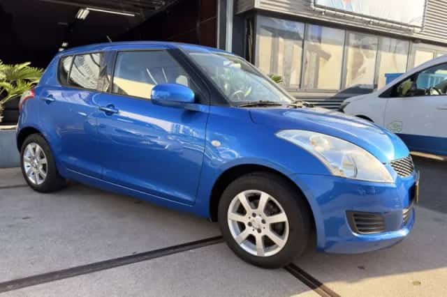 Suzuki Swift (2011) thumbnail 4