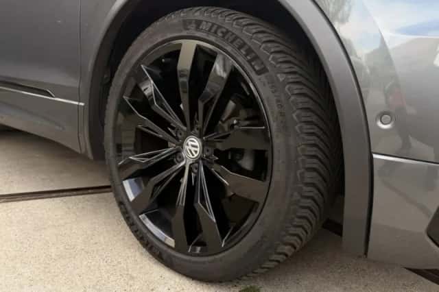 Volkswagen Tiguan (2019) thumbnail 2