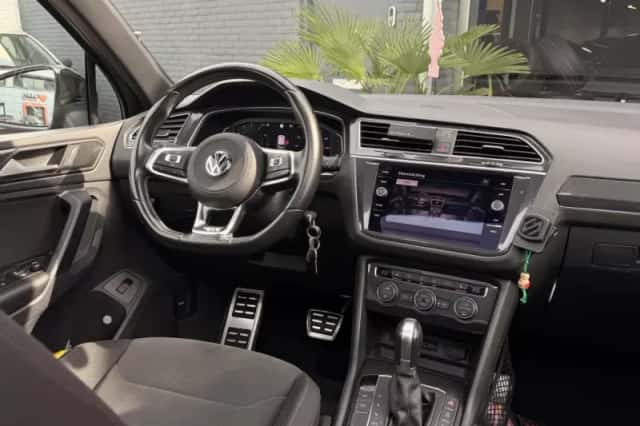 Volkswagen Tiguan (2019) thumbnail 3