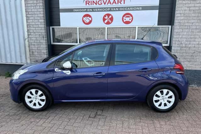 Peugeot 208 (2015) thumbnail 2