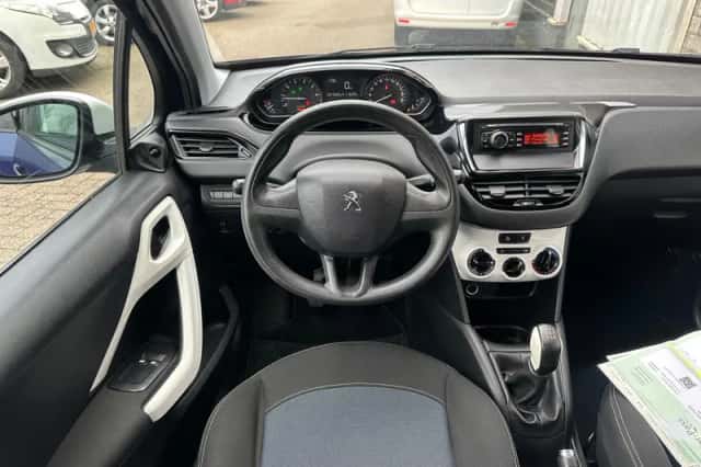 Peugeot 208 (2015) thumbnail 4