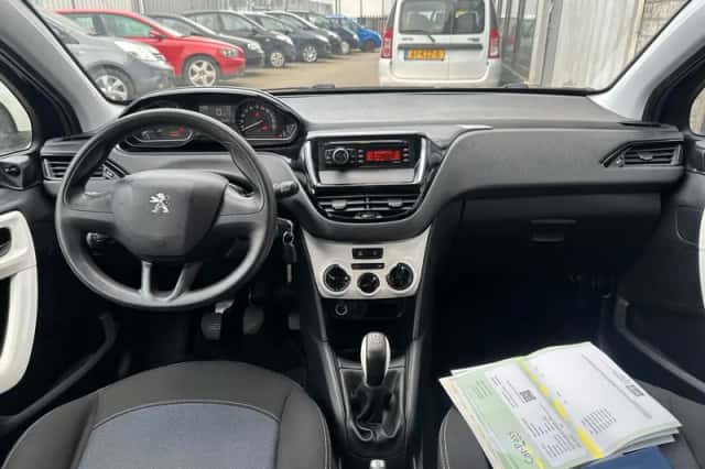 Peugeot 208 (2015) thumbnail 5