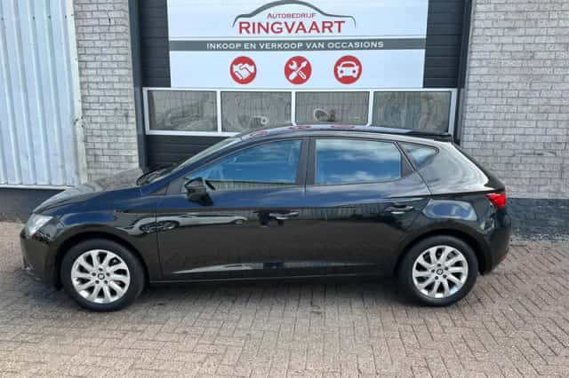 SEAT Leon (2013) thumbnail 3