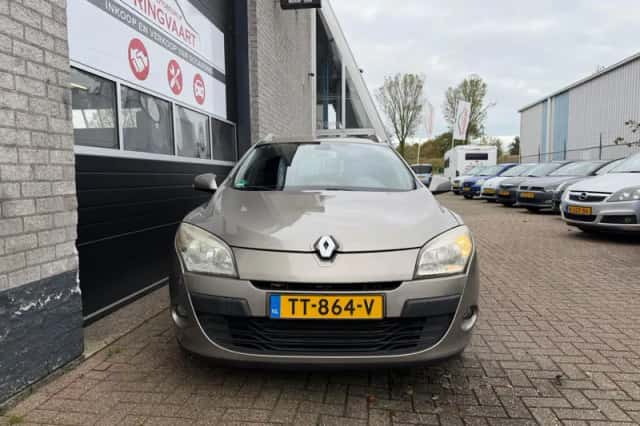 Renault Mégane (2010) thumbnail 2