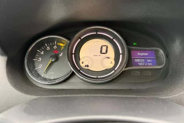 Renault Mégane (2010) thumbnail 5