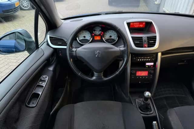 Peugeot 207 (2007) thumbnail 3