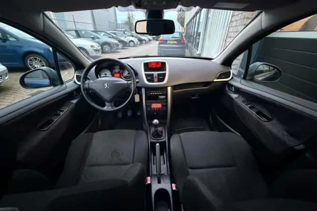 Peugeot 207 (2007) thumbnail 4