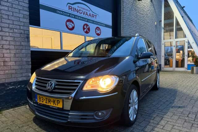 Volkswagen Touran (2008) thumbnail 1