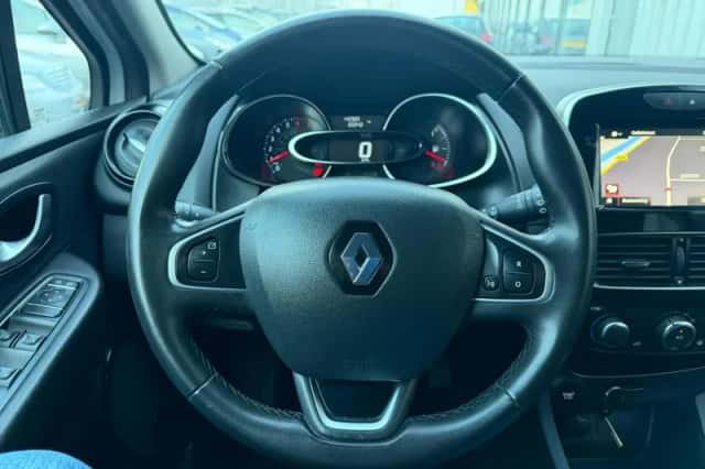 Renault Clio (2019) thumbnail 5