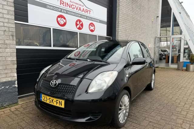 Toyota Yaris (2006) thumbnail 1