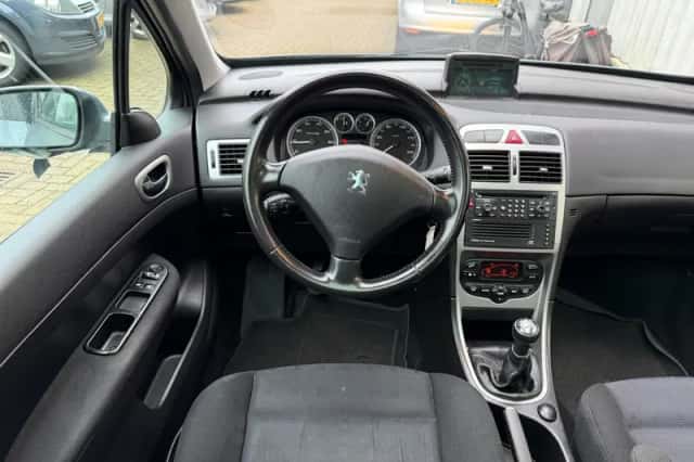 Peugeot 307 (2004) thumbnail 2