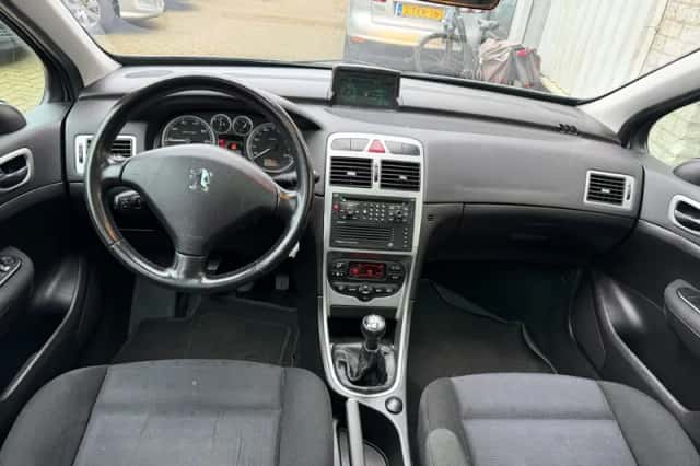 Peugeot 307 (2004) thumbnail 3