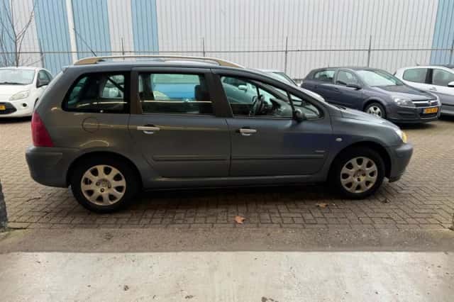 Peugeot 307 (2004) thumbnail 5