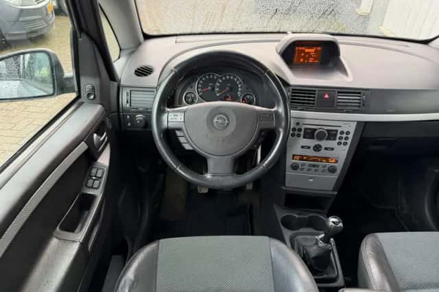 Opel Meriva (2010) thumbnail 4