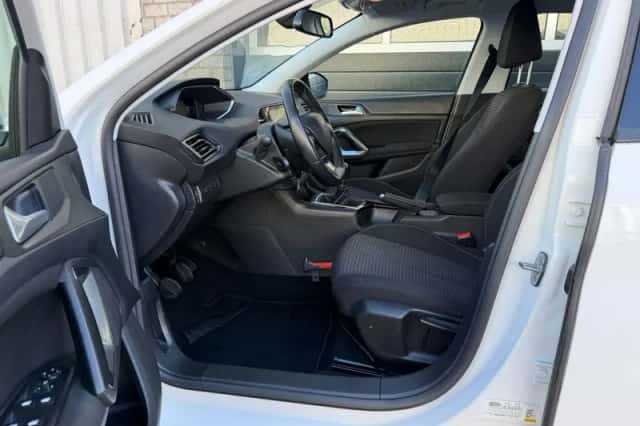 Peugeot 308 (2021) thumbnail 3