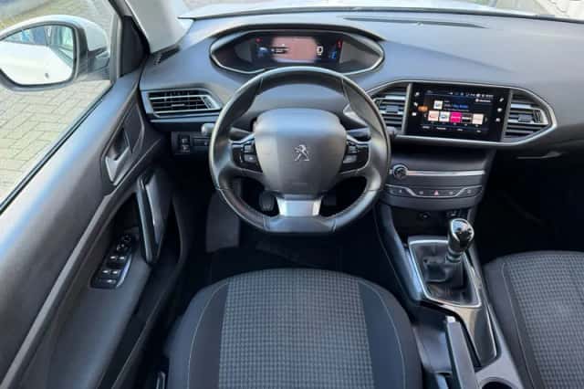 Peugeot 308 (2021) thumbnail 4