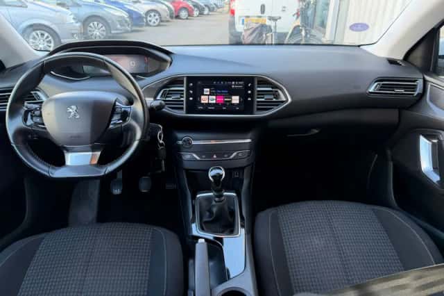 Peugeot 308 (2021) thumbnail 5