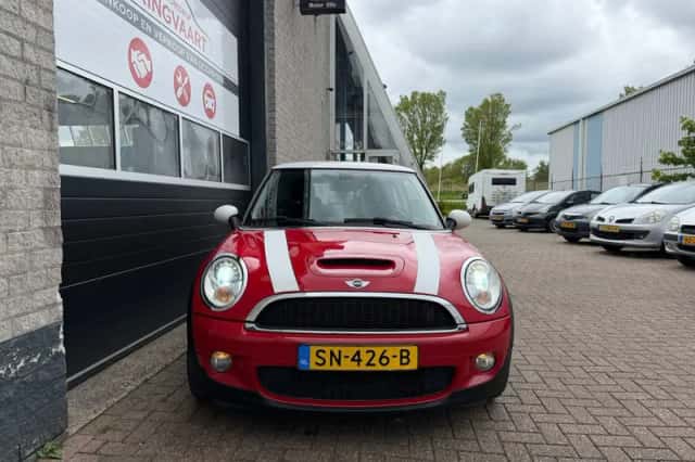MINI Cooper S (2009) thumbnail 2