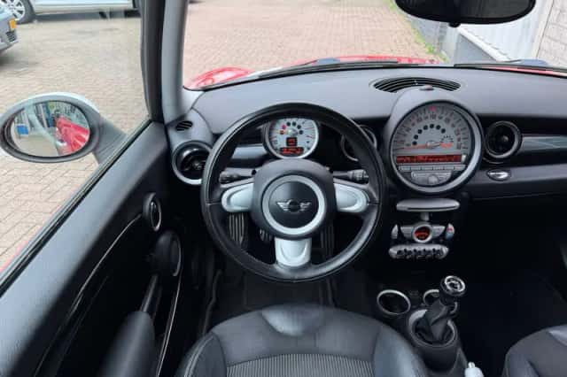 MINI Cooper S (2009) thumbnail 4