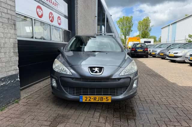 Peugeot 308 (2011) thumbnail 2