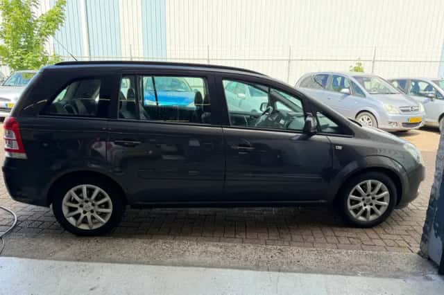 Opel Zafira (2013) thumbnail 6
