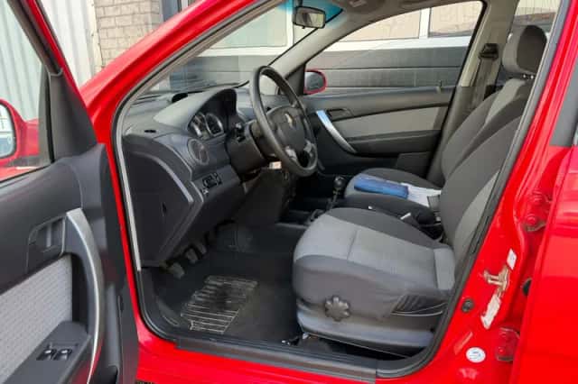 Chevrolet Aveo (2008) thumbnail 3