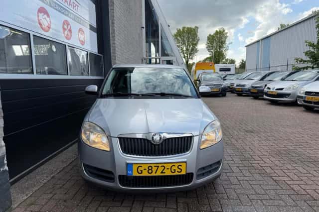 Škoda Fabia (2008) thumbnail 2