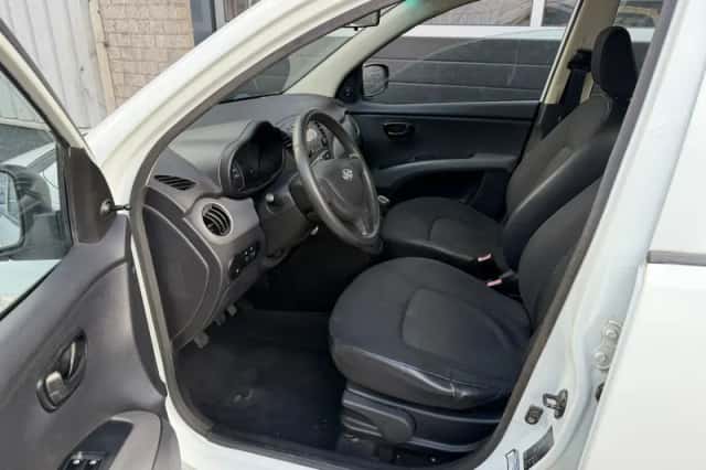 Hyundai i10 (2011) thumbnail 2