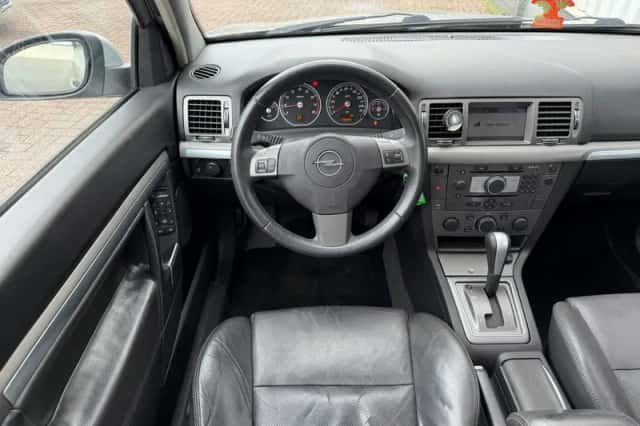 Opel Vectra (2006) thumbnail 4