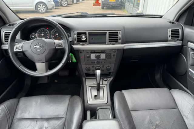 Opel Vectra (2006) thumbnail 5
