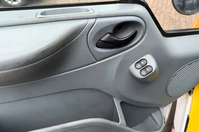 Ford Transit (2009) thumbnail 4