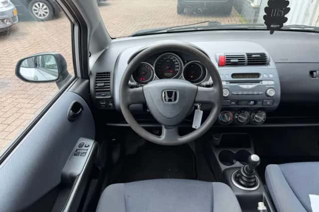 Honda Jazz (2003) thumbnail 4