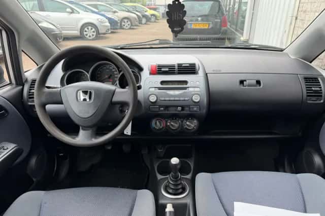 Honda Jazz (2003) thumbnail 5